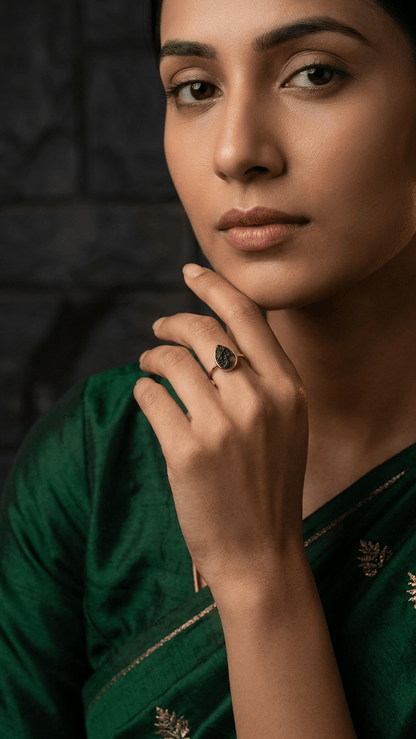 Natural Green Raw Moldavite Gemstone Ring in 925 Sterling Silver - Gemsterling